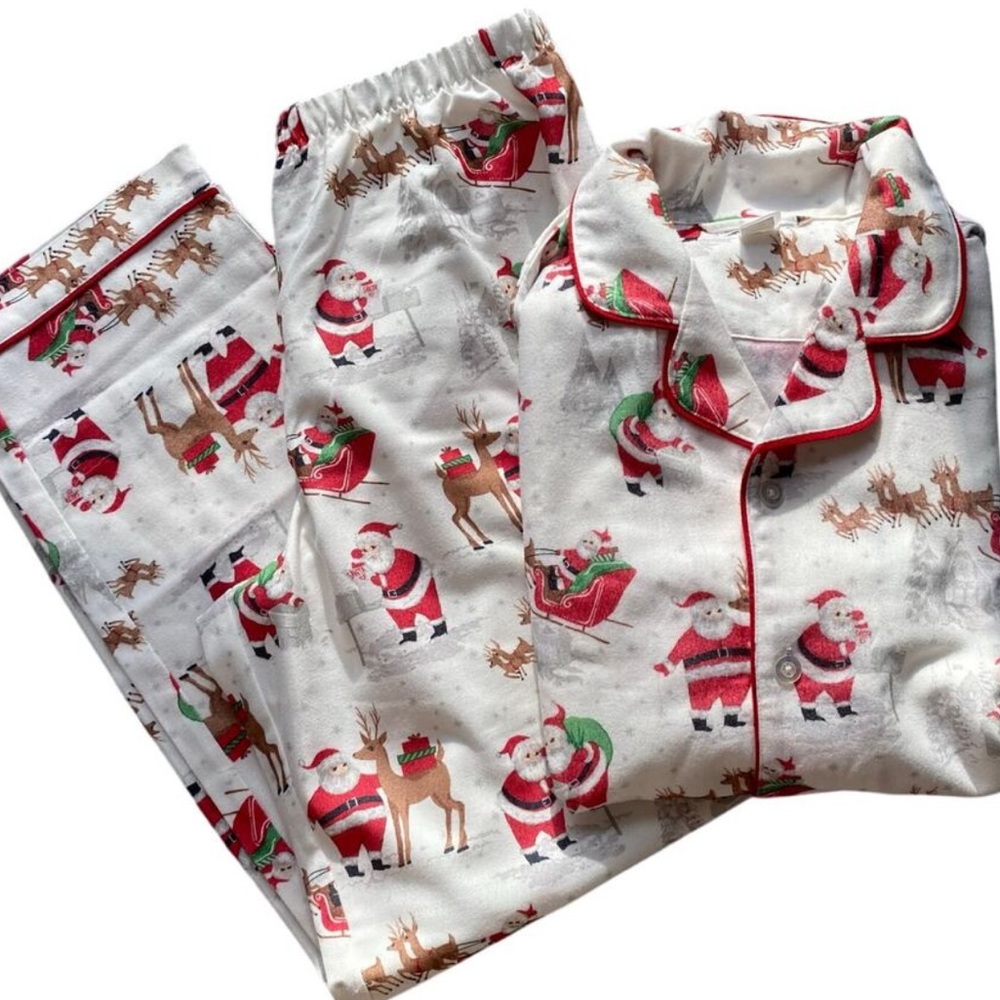 Pottery Barn Kids Santa Flannel Pajama Set - size small